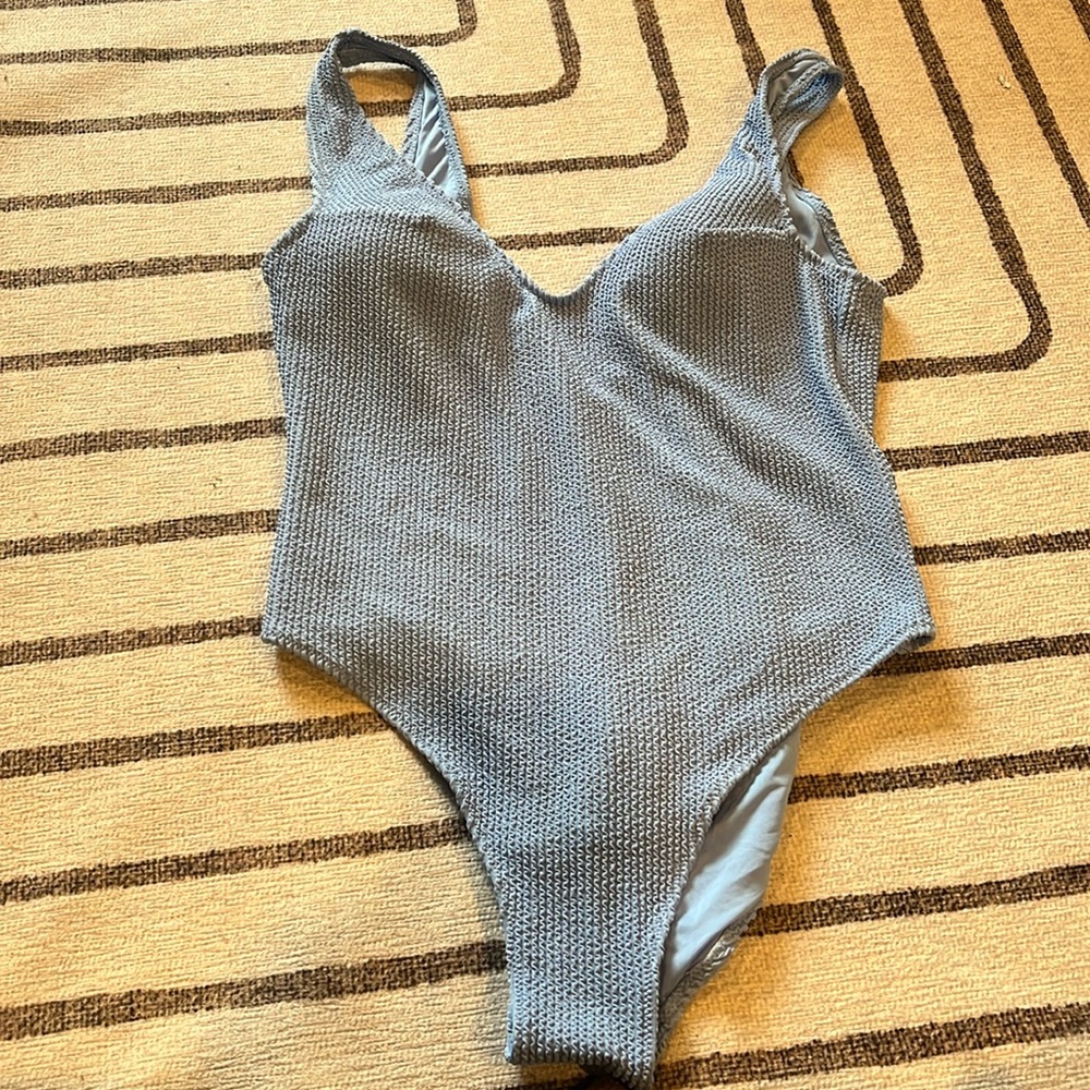 H&M blue ribbed v-neck one piece bathing suit